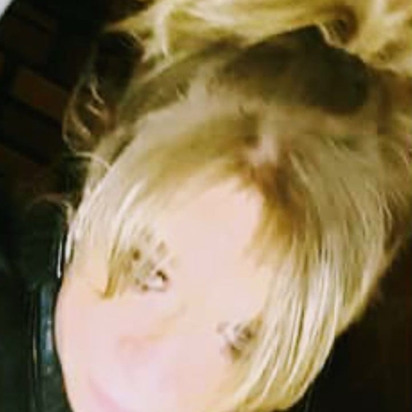 Meet your Posher, Renee - Picture 1 of 1